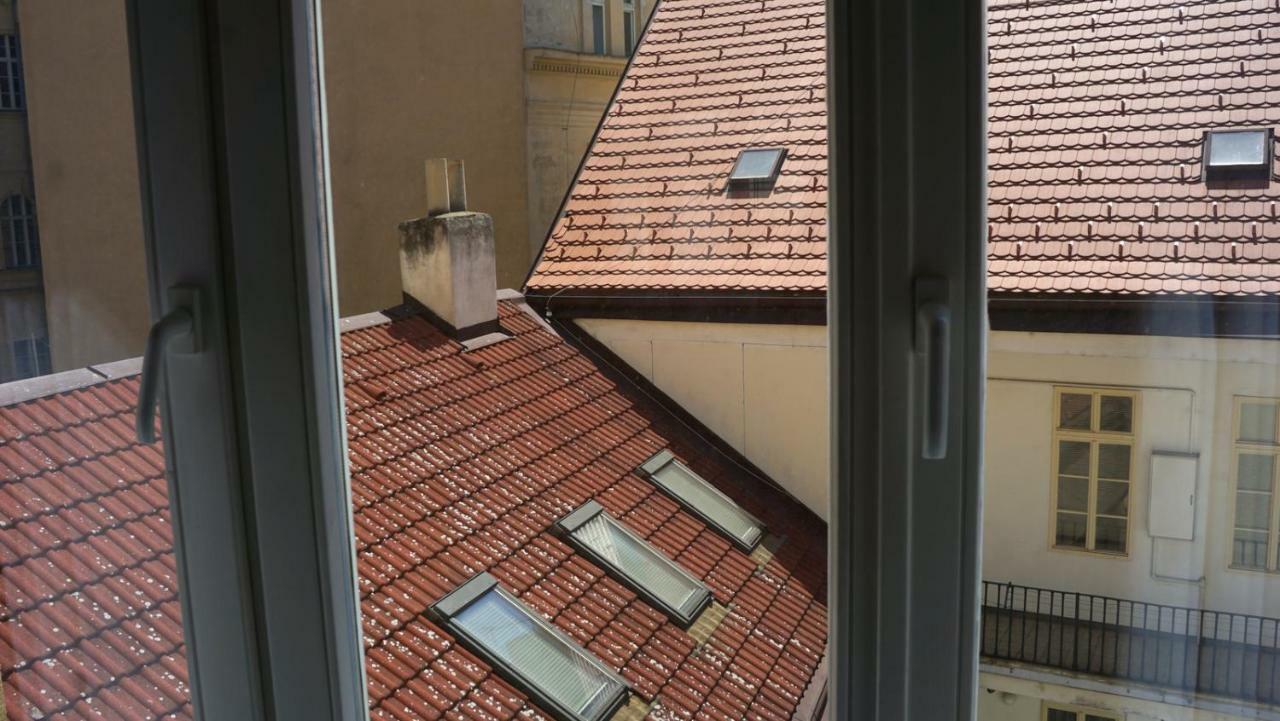 Funci Dancing 6 Apartment Prague Extérieur photo